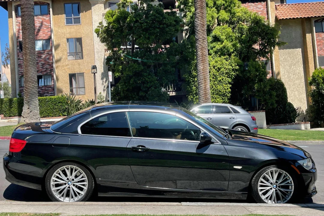 2011 BMW E93 335i Convertible - Image 3 of 31