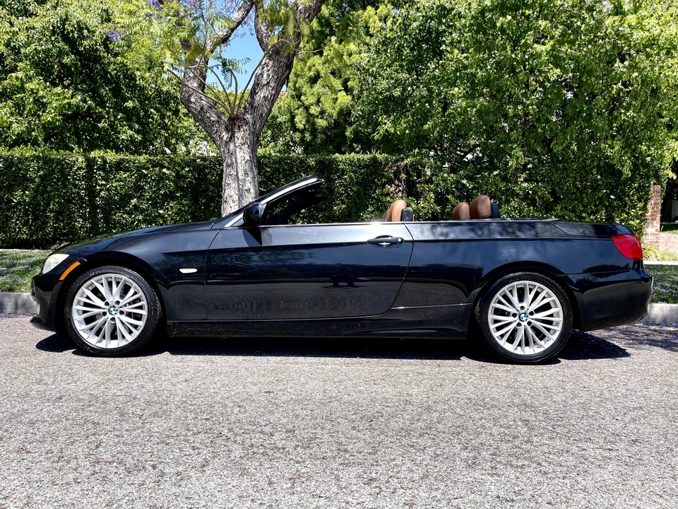 2011 BMW E93 335i Convertible - Image 7 of 31