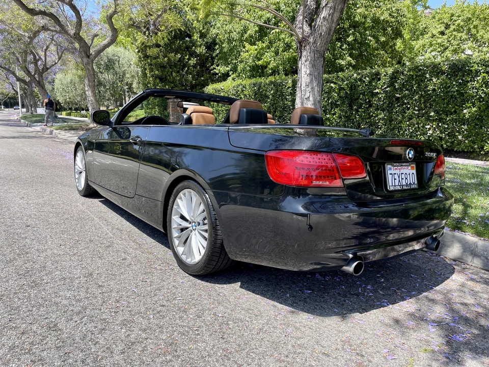 2011 BMW E93 335i Convertible - Image 10 of 31