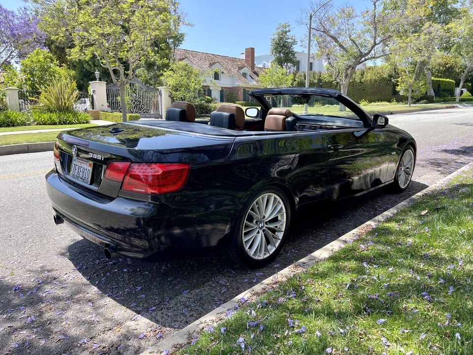 2011 BMW E93 335i Convertible - Image 12 of 31