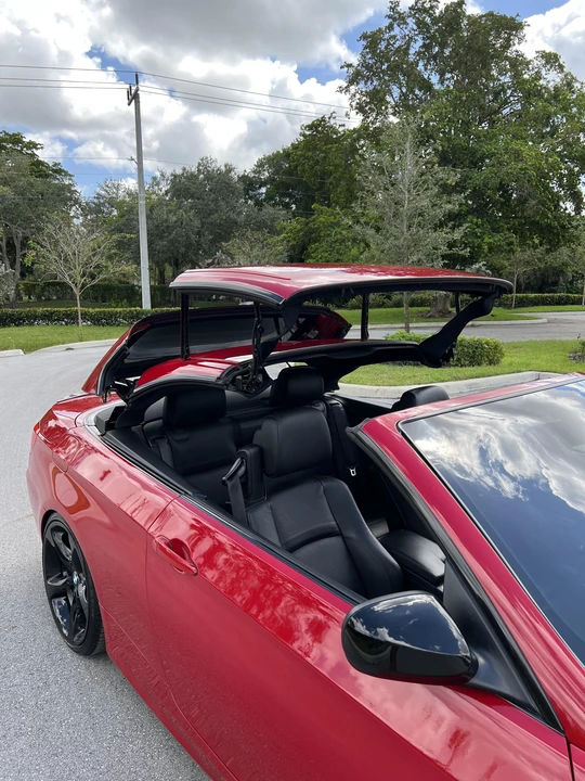 2011 BMW E93 335i Convertible - Image 25 of 31