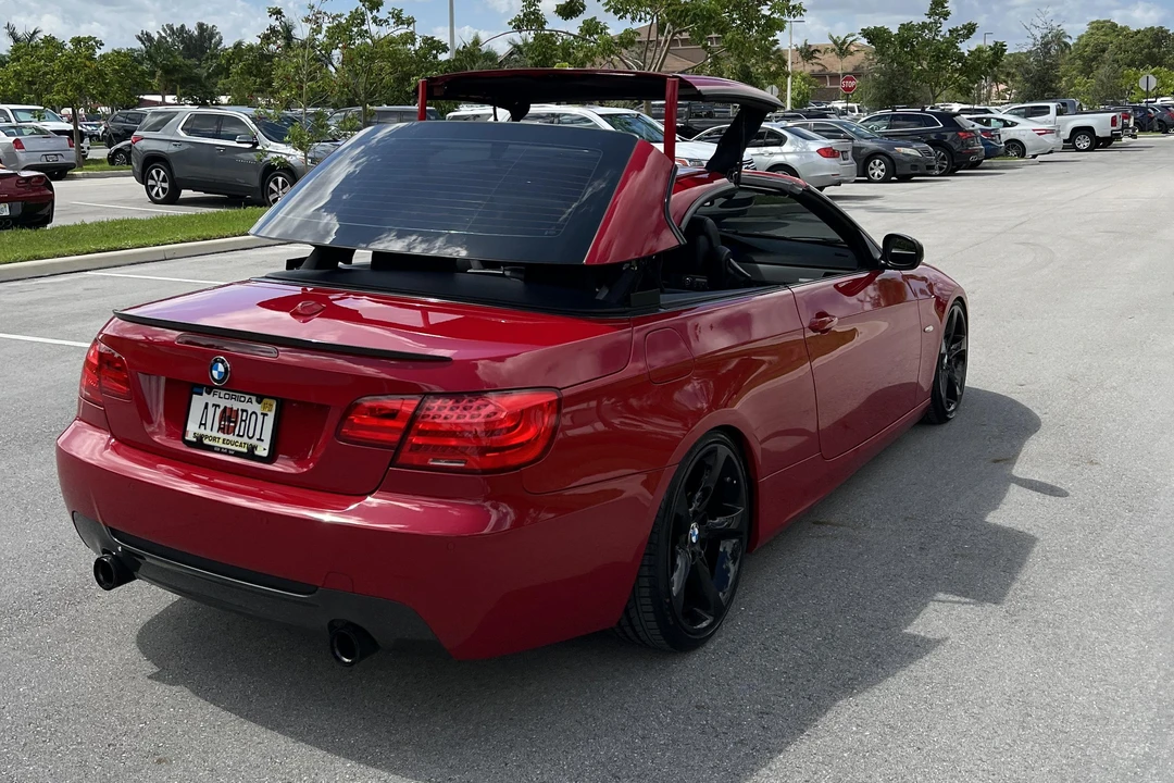 2011 BMW E93 335i Convertible - Image 14 of 31
