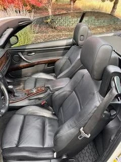 2011 BMW E93 335i Convertible - Image 16 of 17