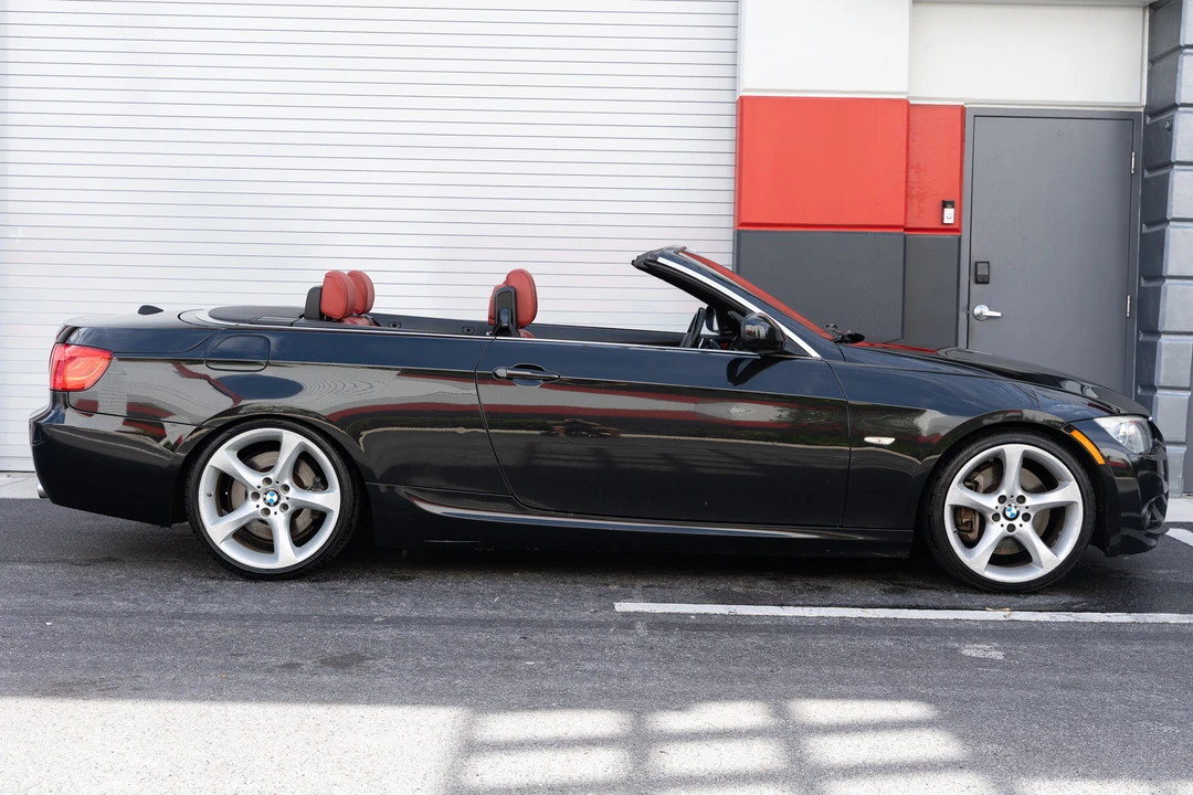 2011 BMW E93 335i Convertible - Image 13 of 31