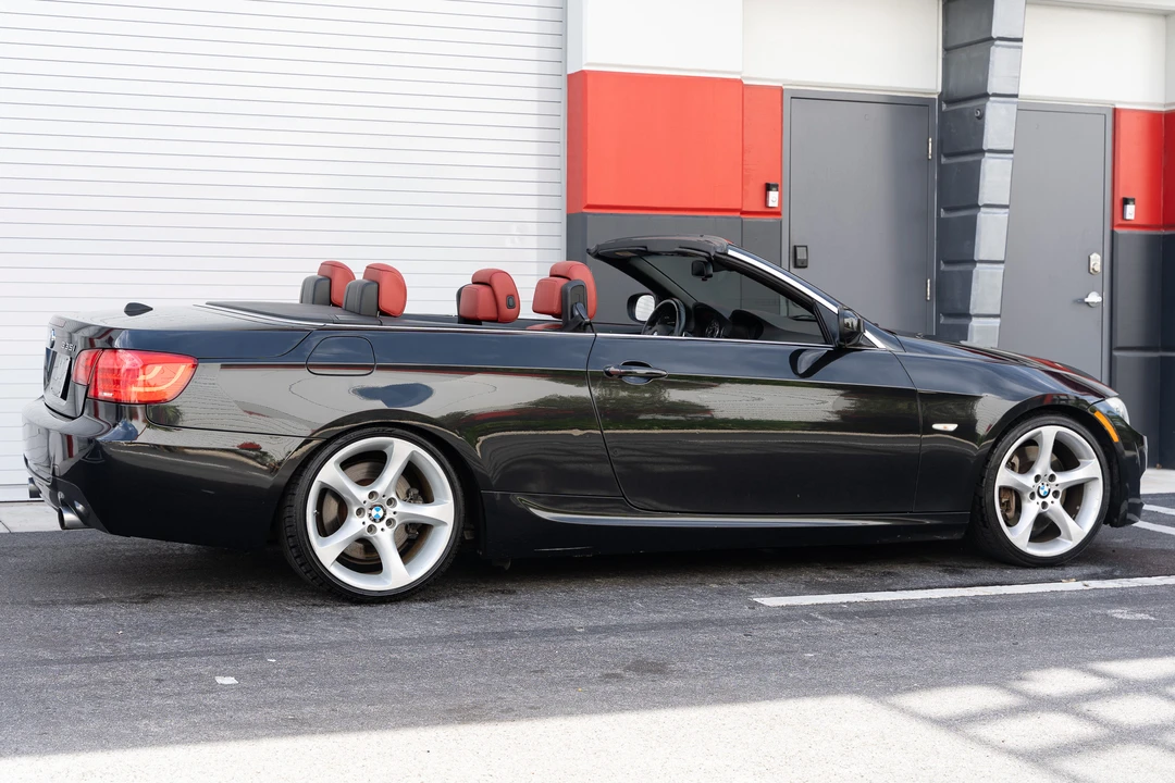 2011 BMW E93 335i Convertible - Image 14 of 31