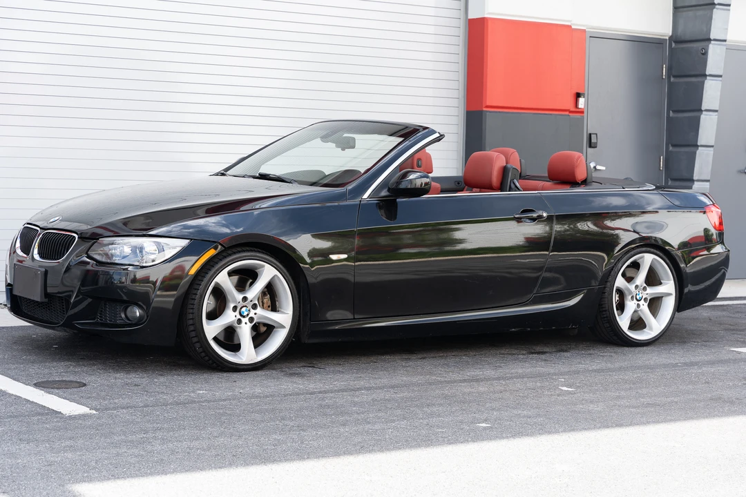 2011 BMW E93 335i Convertible - Image 30 of 31
