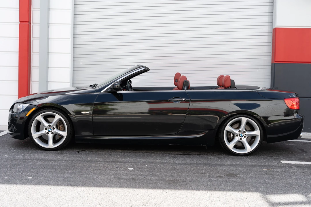 2011 BMW E93 335i Convertible - Image 28 of 31