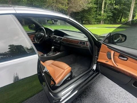 2011 BMW E93 335i Convertible - Image 3 of 5