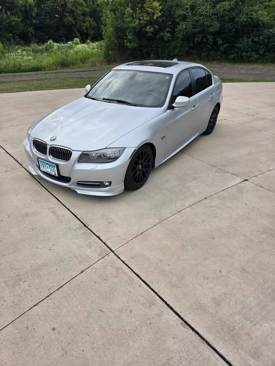 2011 BMW E90 335i Sedan - Image 2 of 9