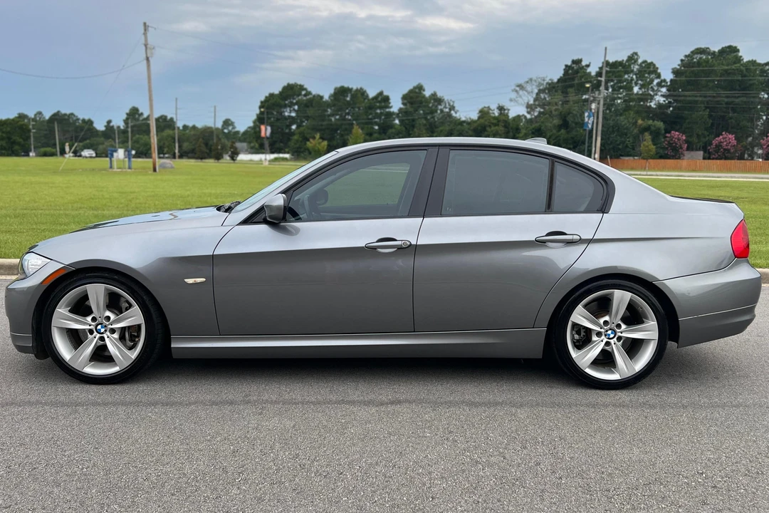 2011 BMW E90 335i Sedan - Image 9 of 31