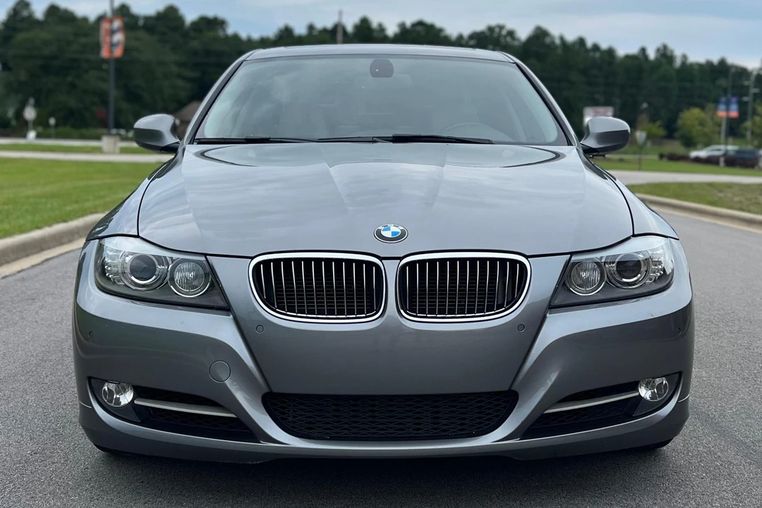 2011 BMW E90 335i Sedan - Image 2 of 31