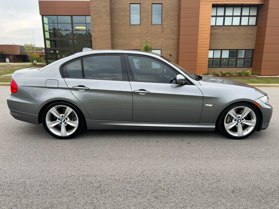 2011 BMW E90 335i Sedan - Image 3 of 31