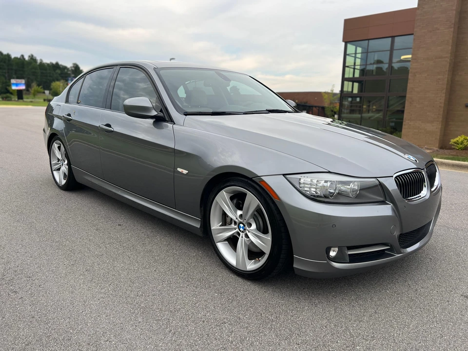 2011 BMW E90 335i Sedan - Image 16 of 31