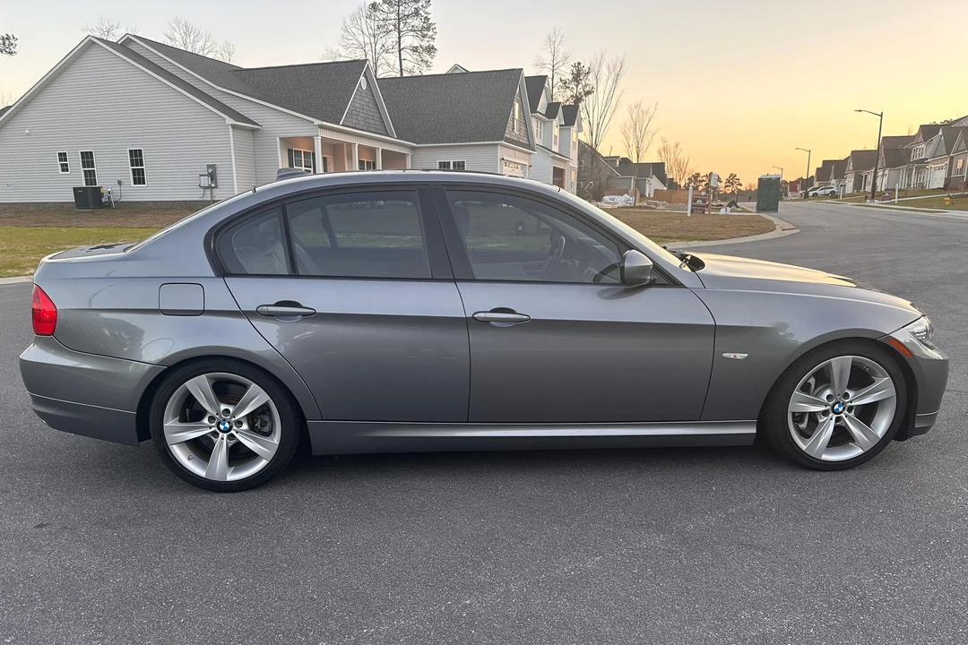 2011 BMW E90 335i Sedan - Image 3 of 31