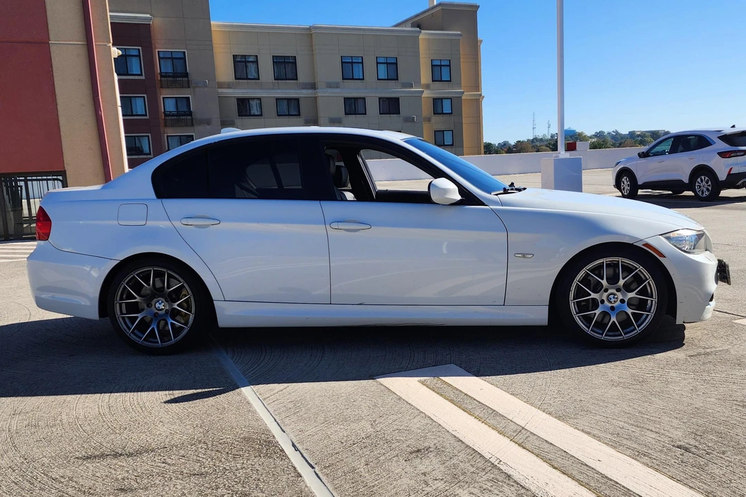 2011 BMW E90 335i Sedan - Image 9 of 31