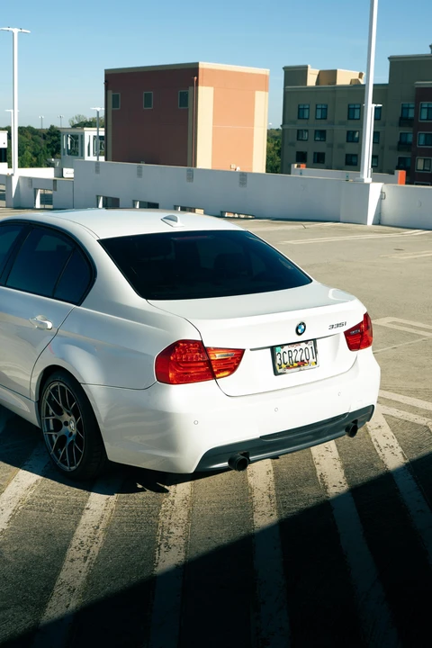 2011 BMW E90 335i Sedan - Image 16 of 31