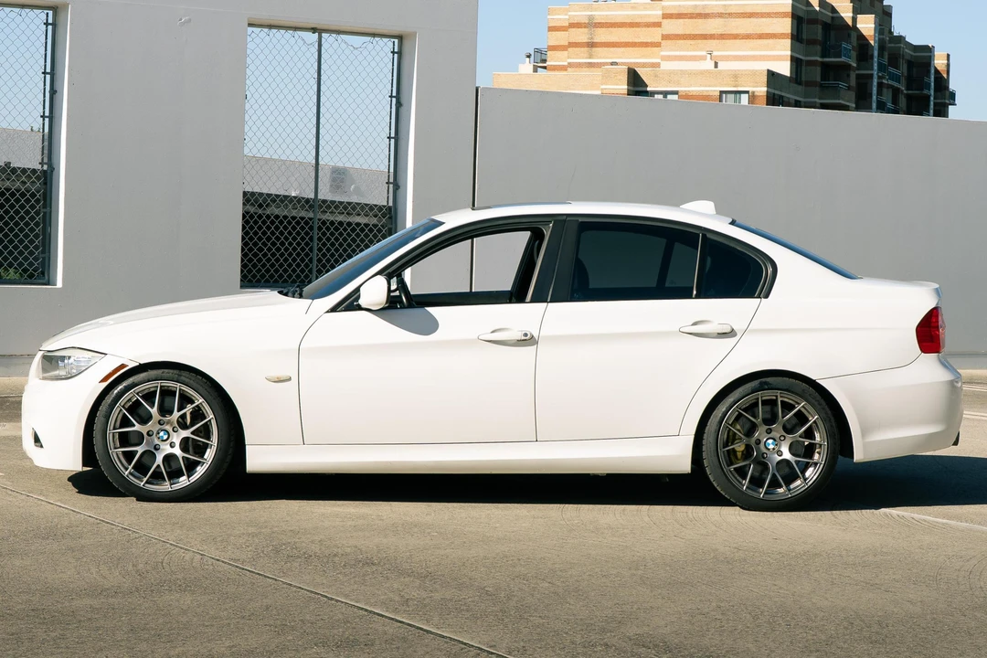 2011 BMW E90 335i Sedan - Image 3 of 31