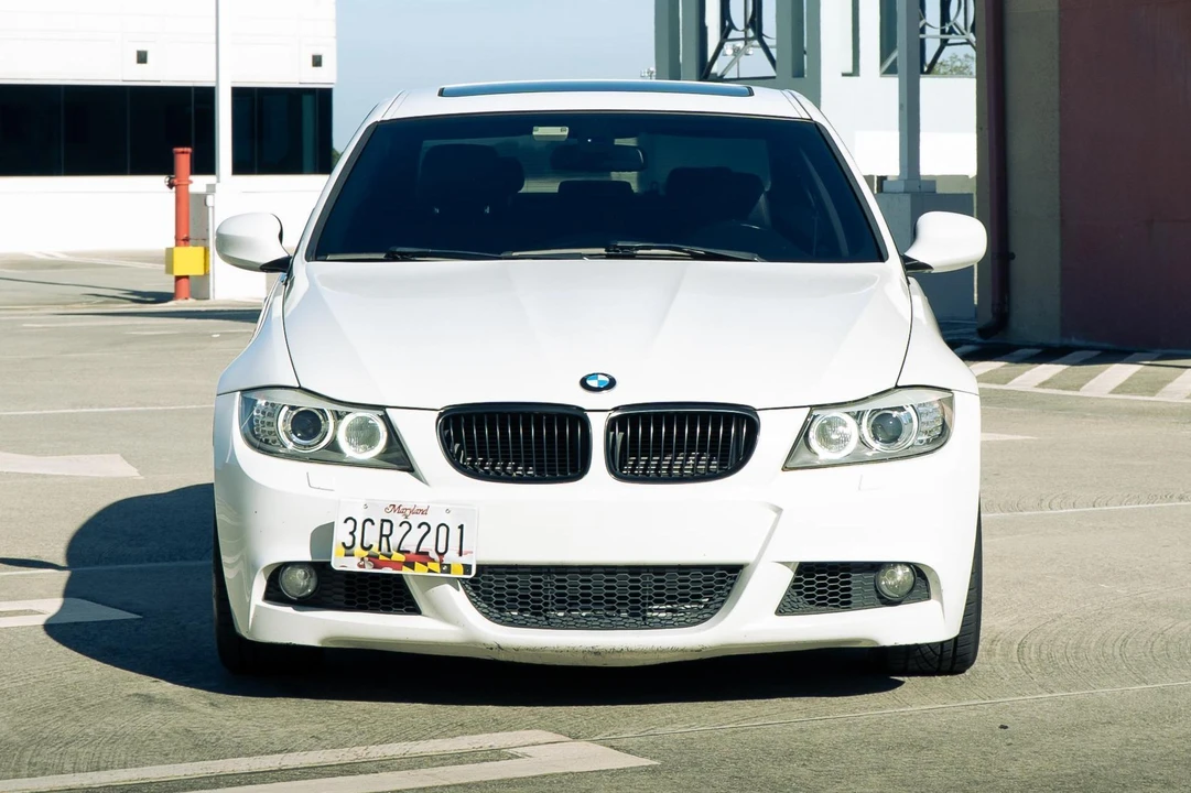 2011 BMW E90 335i Sedan - Image 2 of 31