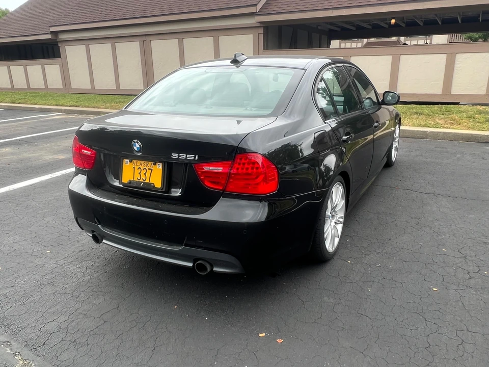 2011 BMW E90 335i Sedan - Image 10 of 31