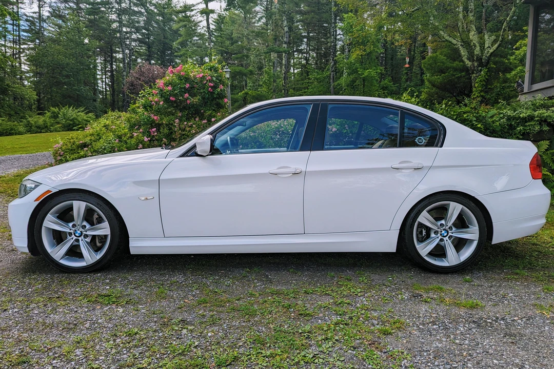 2011 BMW E90 335i Sedan - Image 3 of 31