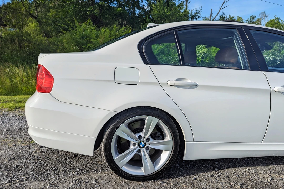 2011 BMW E90 335i Sedan - Image 24 of 31