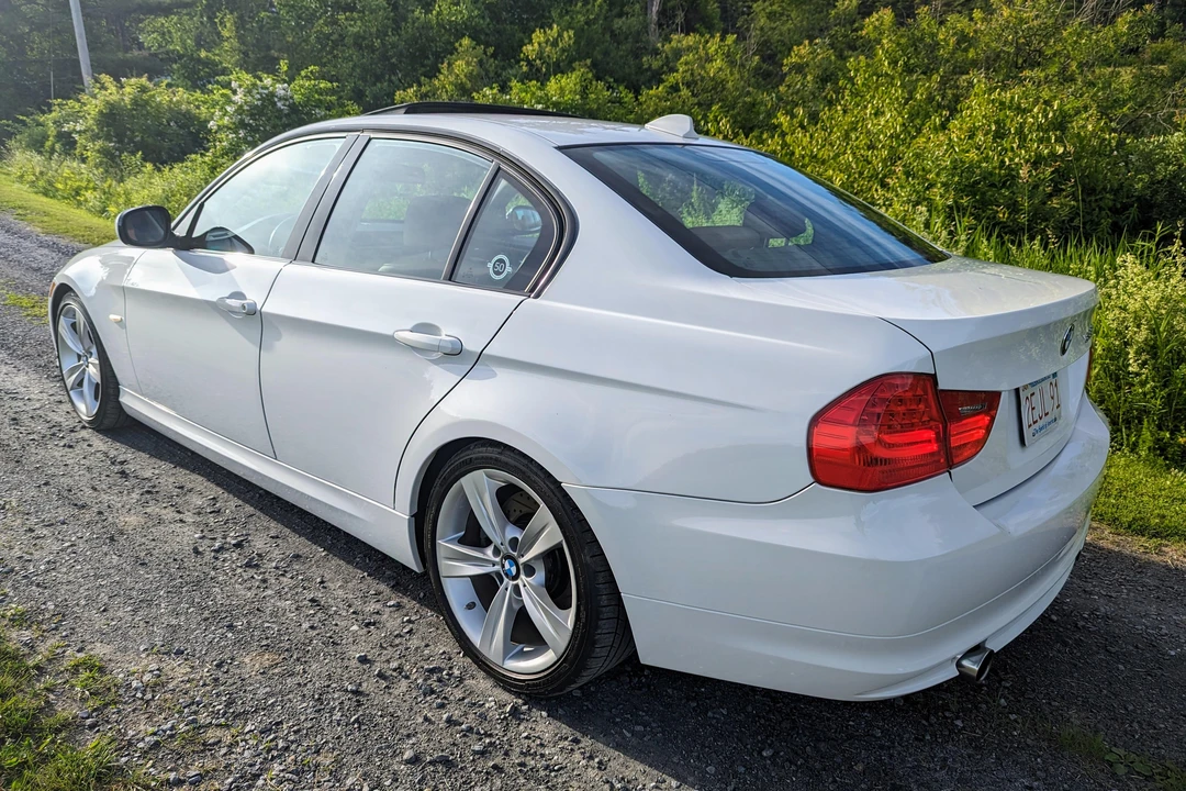 2011 BMW E90 335i Sedan - Image 10 of 31
