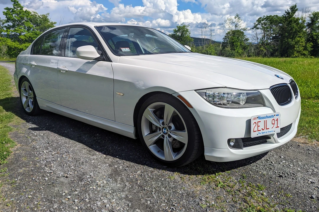 2011 BMW E90 335i Sedan - Image 14 of 31