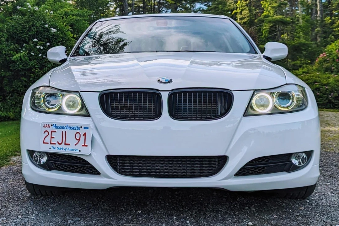 2011 BMW E90 335i Sedan - Image 2 of 31