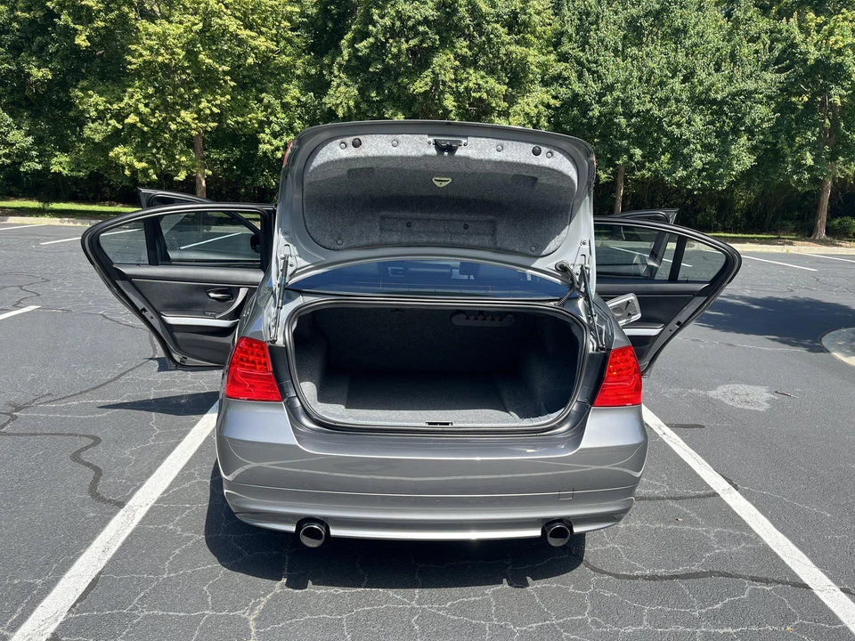 2011 BMW E90 335i Sedan - Image 14 of 31