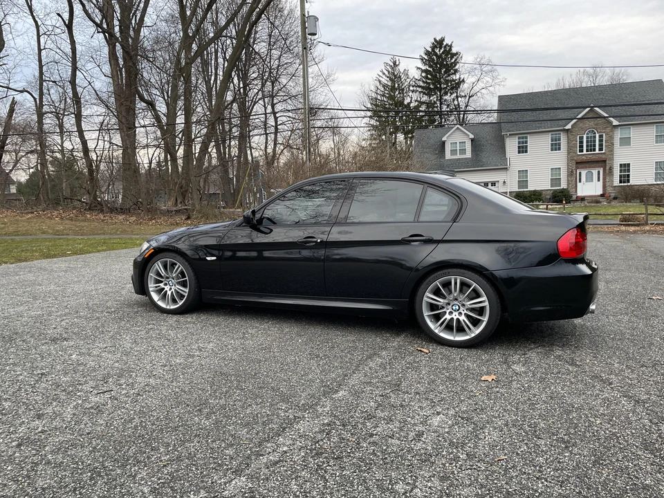2011 BMW E90 335i Sedan - Image 10 of 31