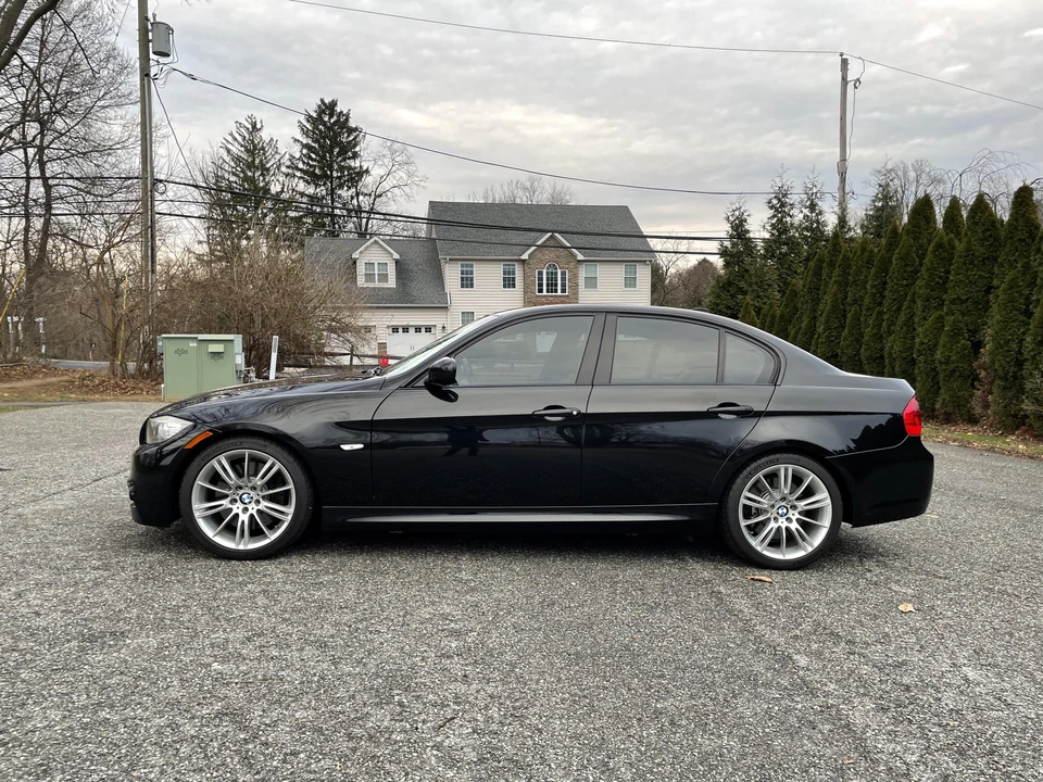 2011 BMW E90 335i Sedan - Image 9 of 31