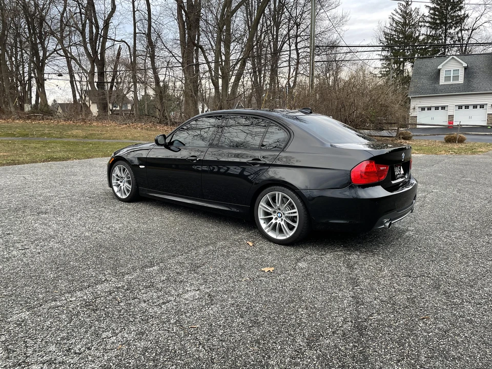 2011 BMW E90 335i Sedan - Image 11 of 31