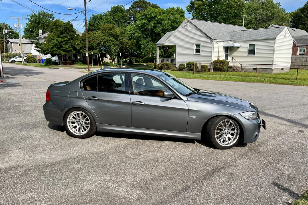 2011 BMW E90 335i Sedan - Image 16 of 31