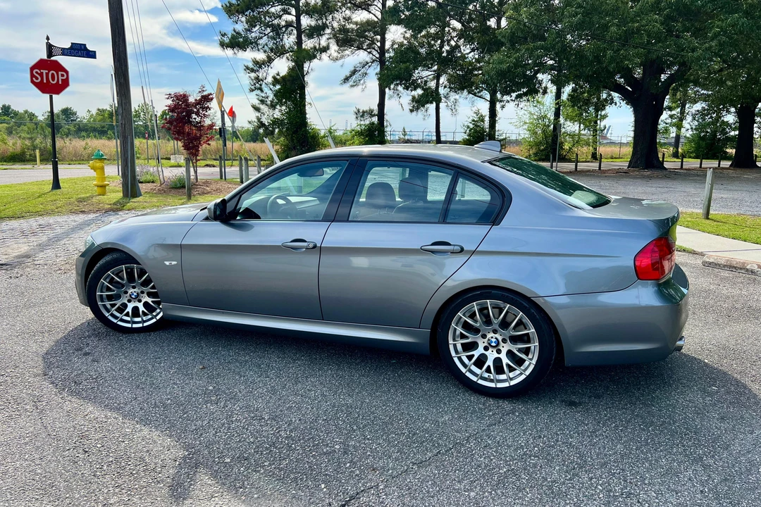 2011 BMW E90 335i Sedan - Image 10 of 31