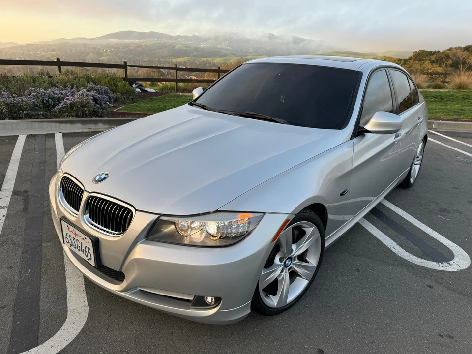 2011 BMW E90 335i Sedan - Image 11 of 31