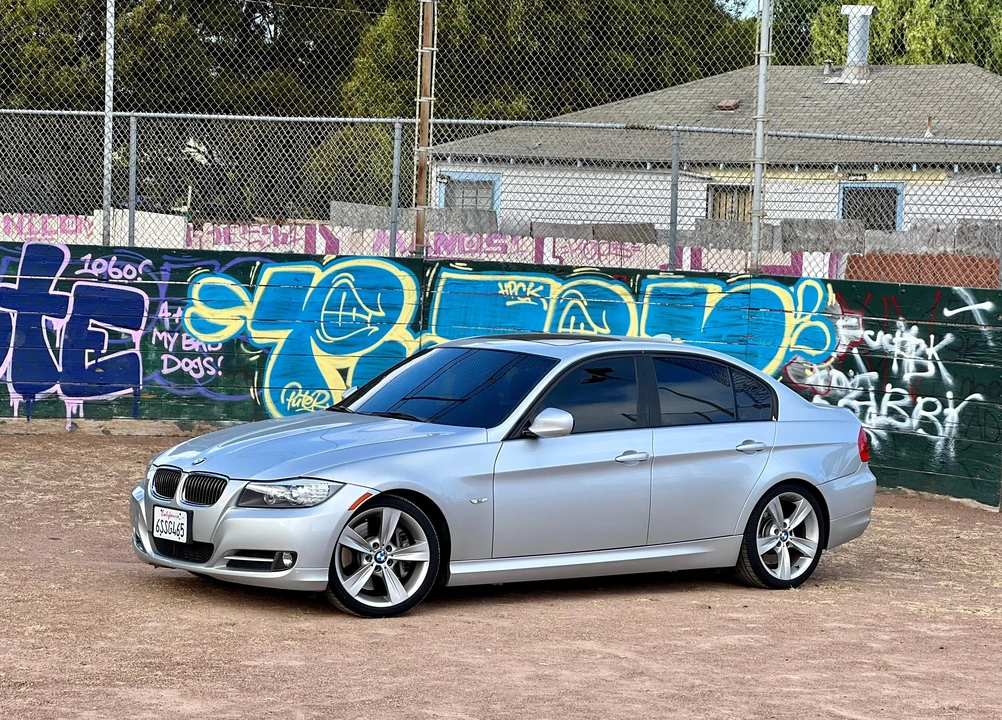 2011 BMW E90 335i Sedan - Image 13 of 31