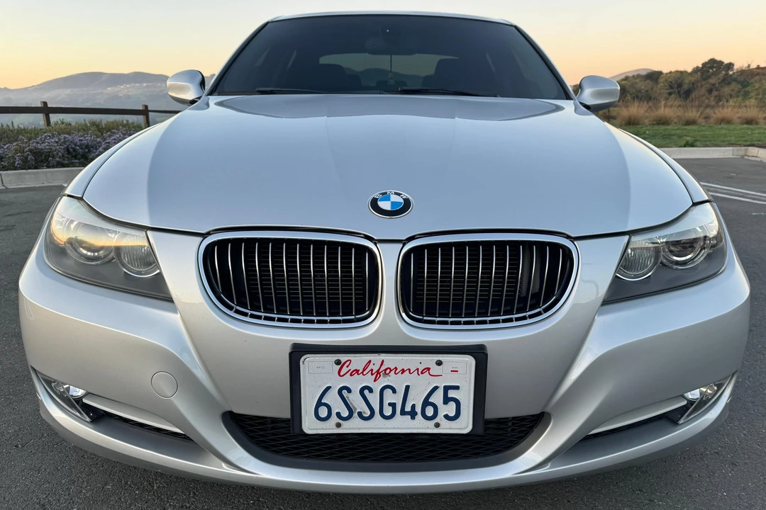 2011 BMW E90 335i Sedan - Image 2 of 31