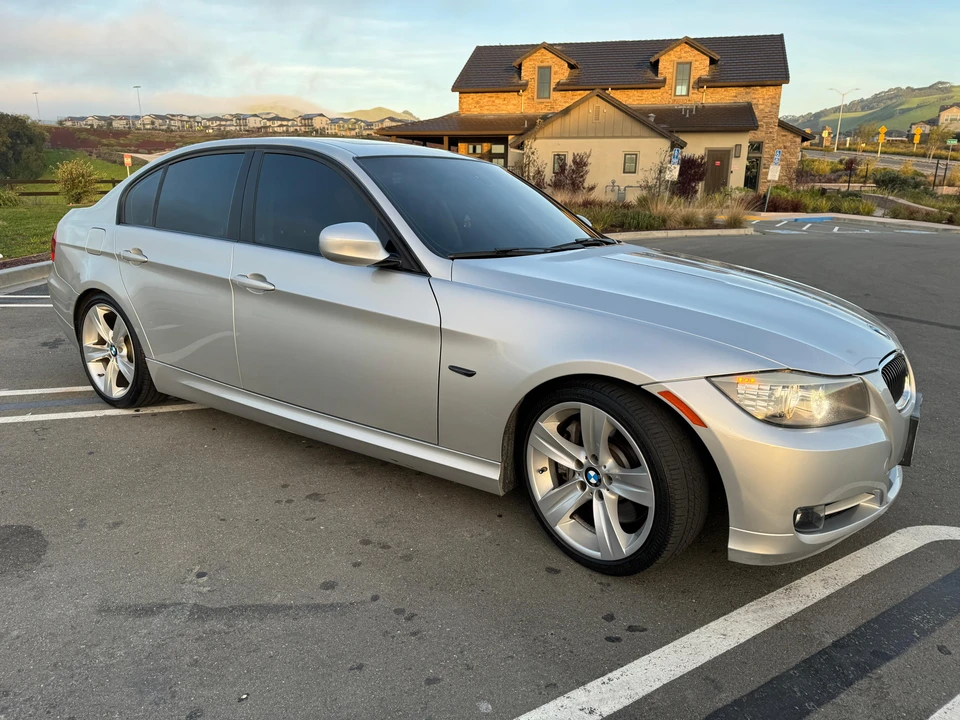 2011 BMW E90 335i Sedan - Image 26 of 31