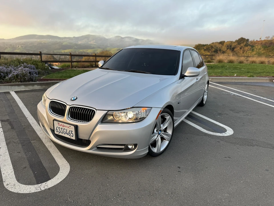 2011 BMW E90 335i Sedan - Image 9 of 31