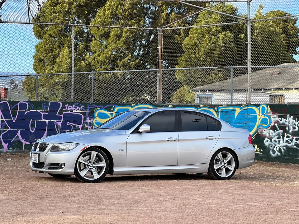 2011 BMW E90 335i Sedan - Image 14 of 31