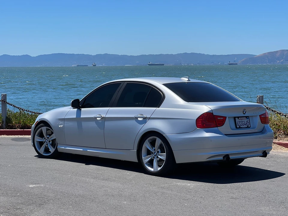 2011 BMW E90 335i Sedan - Image 17 of 31