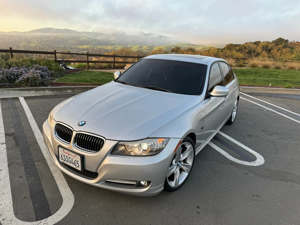 2011 BMW E90 335i Sedan - Image 10 of 31