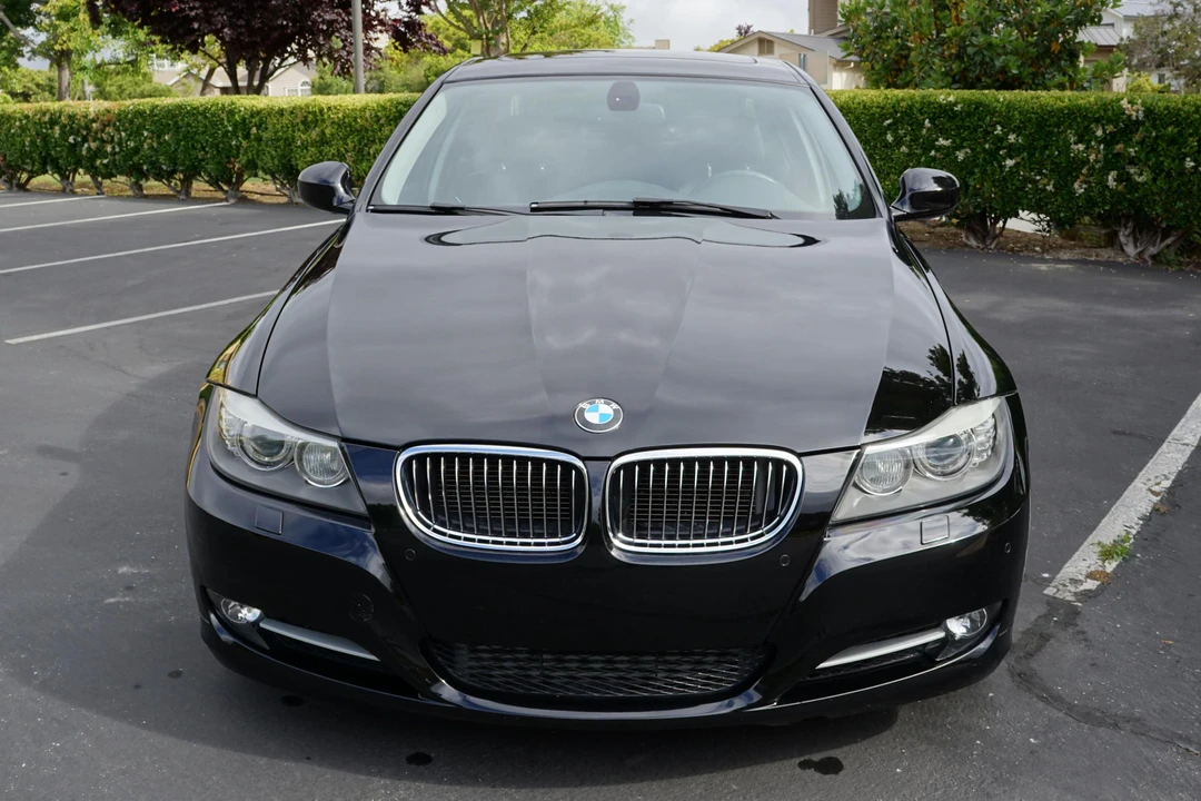 2011 BMW E90 335i Sedan - Image 2 of 31