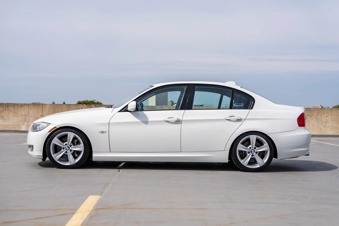 2011 BMW E90 335i Sedan - Image 9 of 31