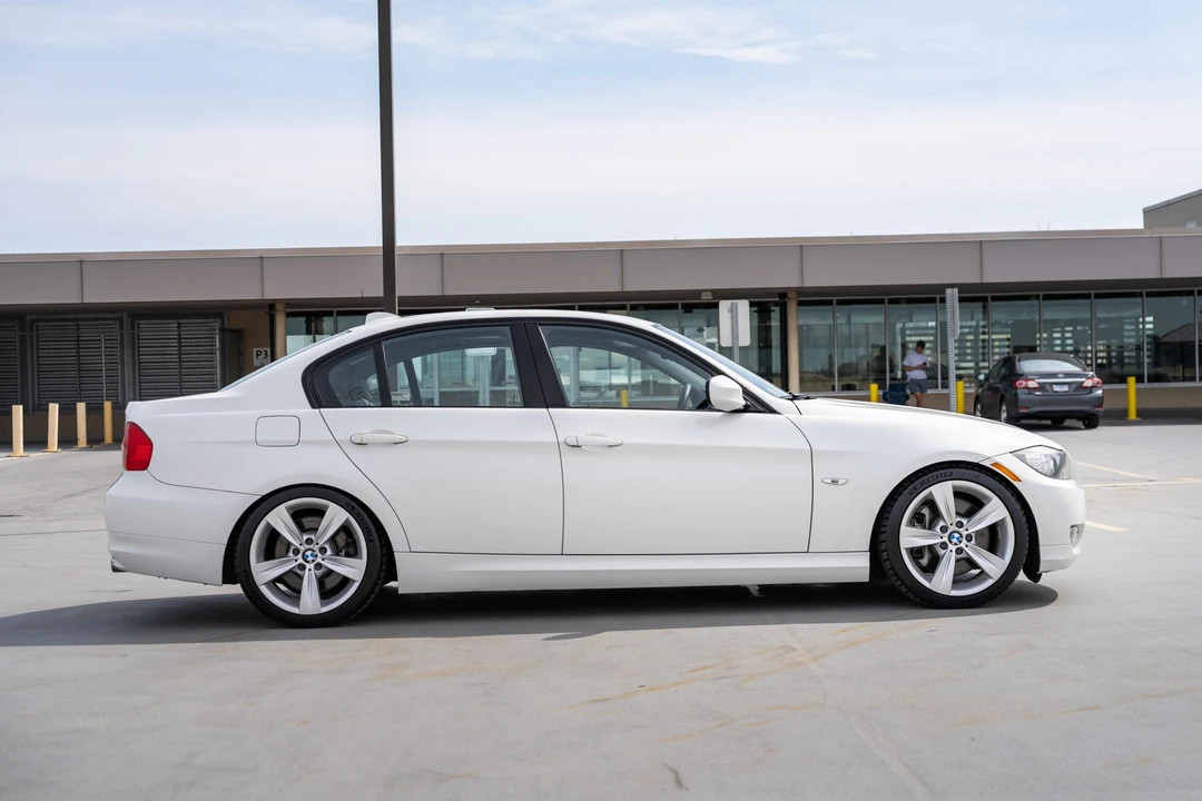 2011 BMW E90 335i Sedan - Image 5 of 31