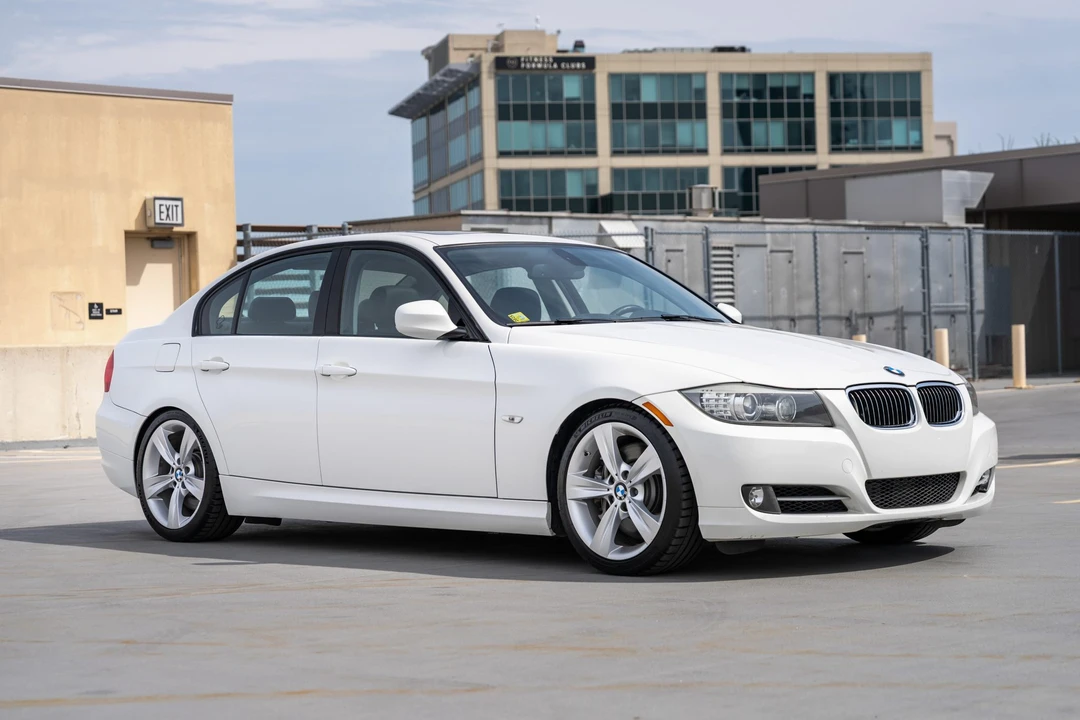 2011 BMW E90 335i Sedan - Image 4 of 31