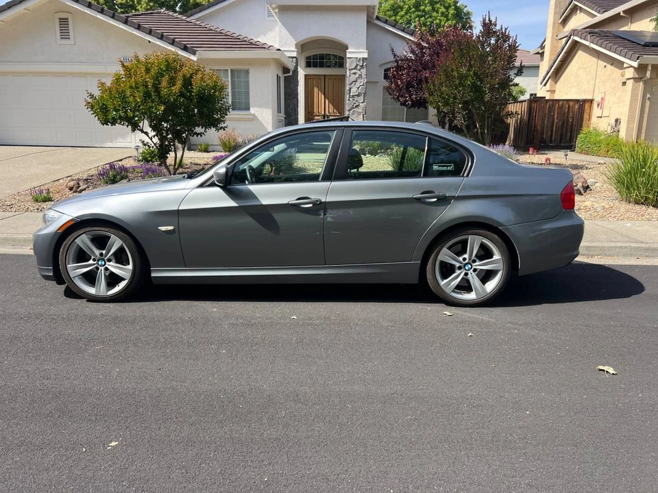 2011 BMW E90 335i Sedan - Image 2 of 24