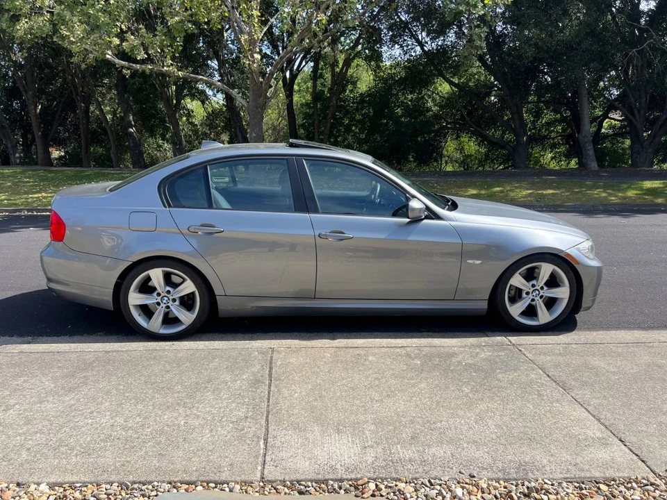 2011 BMW E90 335i Sedan - Image 5 of 24