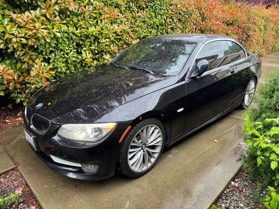 2011 BMW E93 335i Convertible - Image 5 of 10