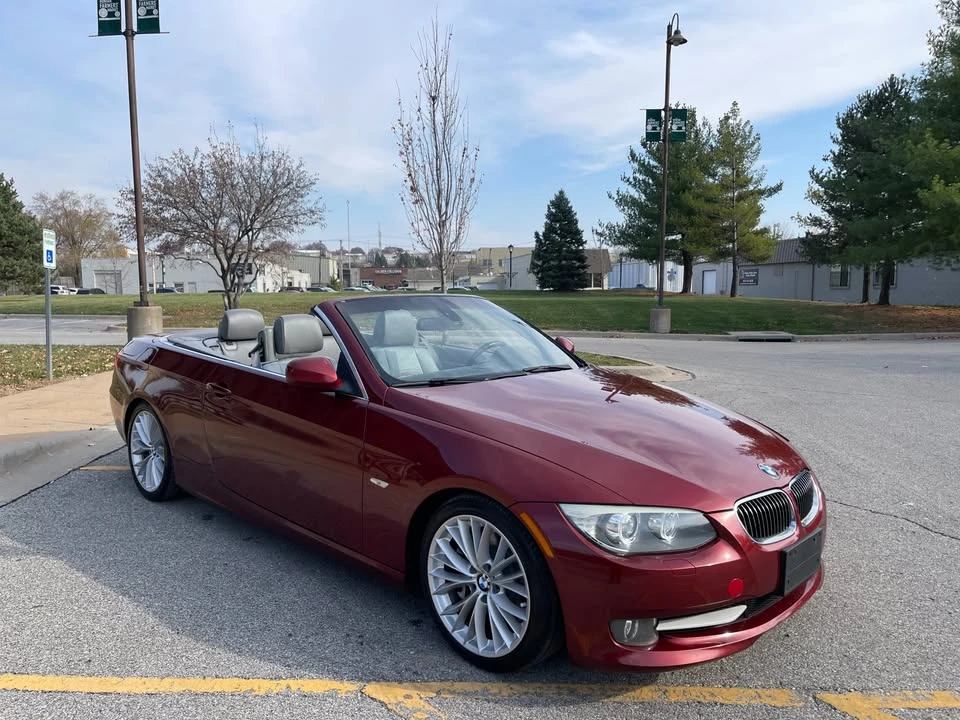 2011 BMW E93 335i Convertible - Image 15 of 19